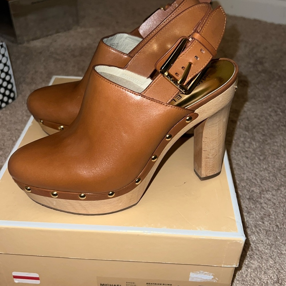 Clogs